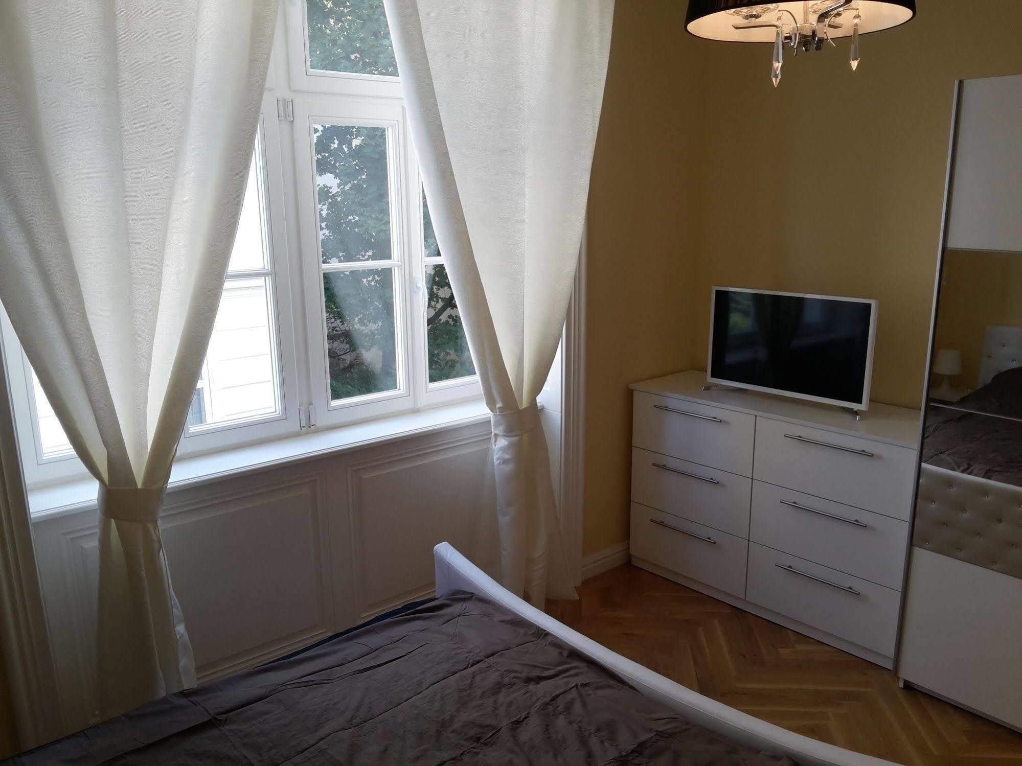 Imperial Apartments Schoenbrunn - Contactless Check-In Viena Exterior foto